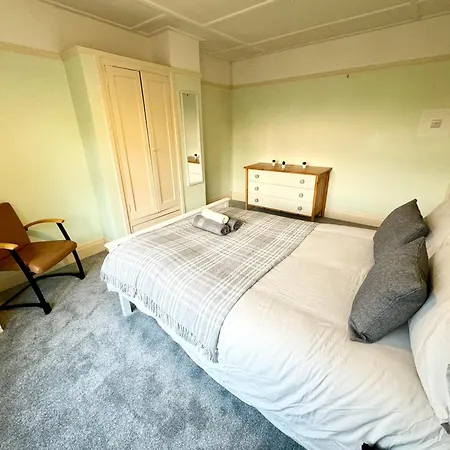Spacious Double Near Southmead Habitación en casa particular *