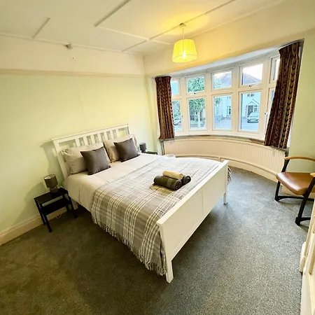 Spacious Double Near Southmead Bristol